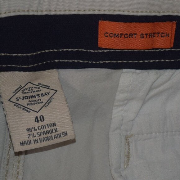 ST. JOHN'S BAY Men's Sz 40 COMFORT , STRETCH WAIST Cargo Shorts - EXCELLENT - Picture 2 of 6